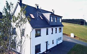 Beautiful Holiday Home in Kleinlangenfeld near Town Center